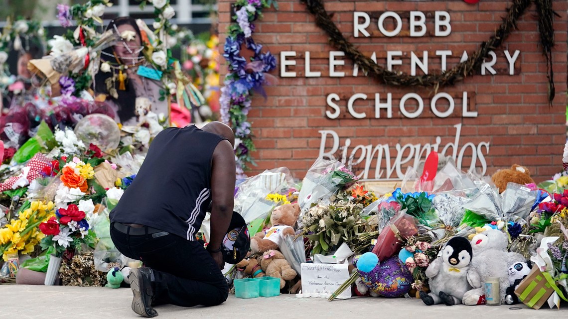 What we know, minute by minute, about how the Uvalde shooting and police response unfolded - Vimarsana News