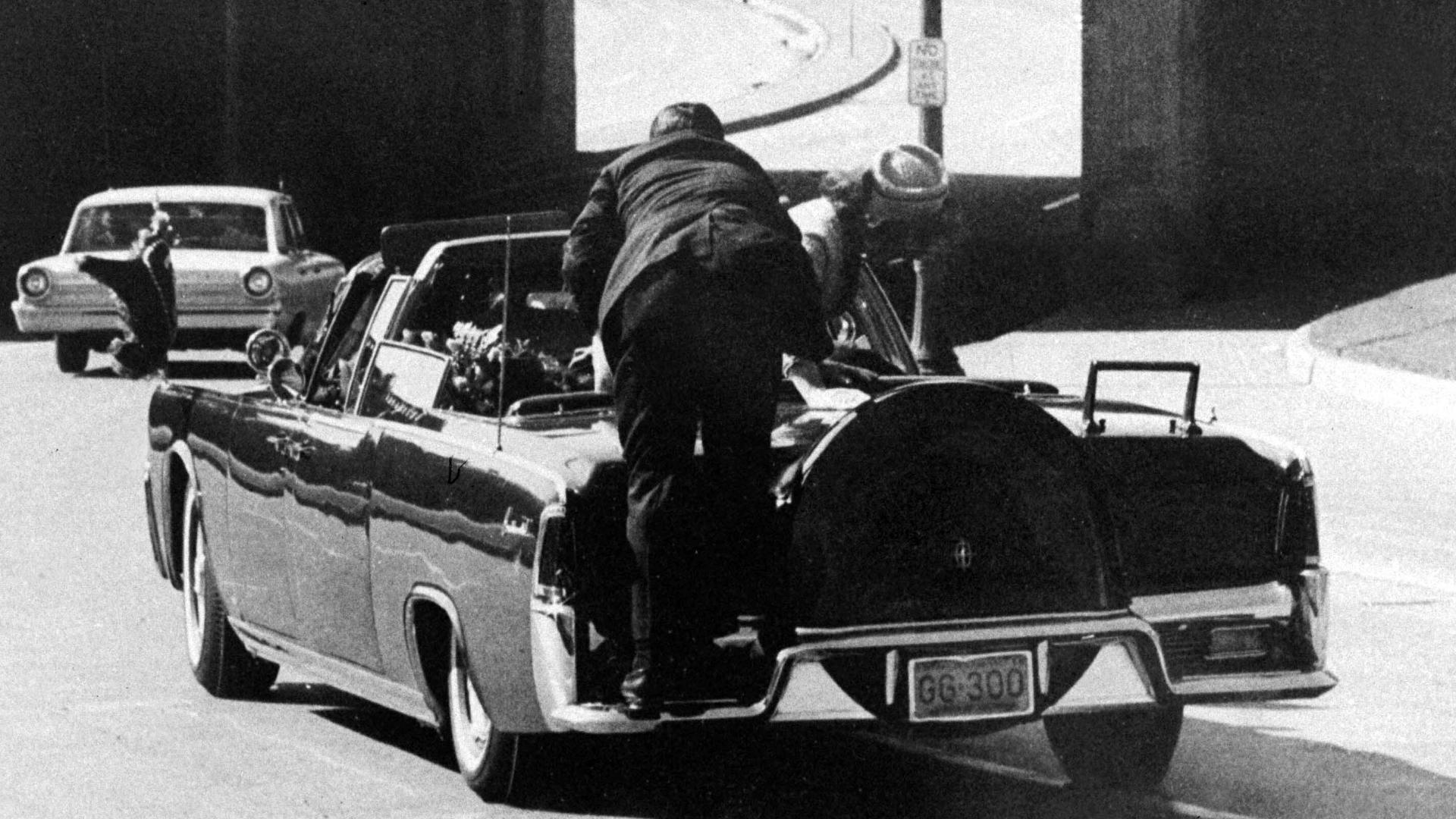 Clint Hill, Secret Service agent who leaped onto JFK's car after ...