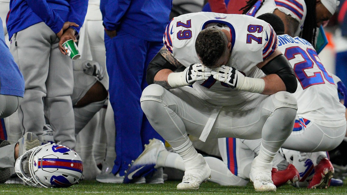 Damar Hamlin Collapse Shocks, Saddens Players During Bills-Bengals Game –  NBC 5 Dallas-Fort Worth