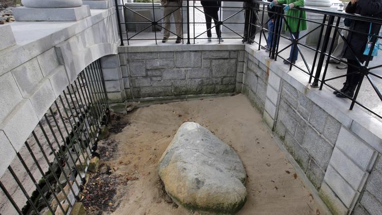 Plymouth rock landmark vandalized ahead of 400th anniversary