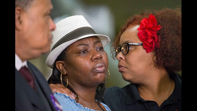 sacramento sheriff blames professional protesters for violence