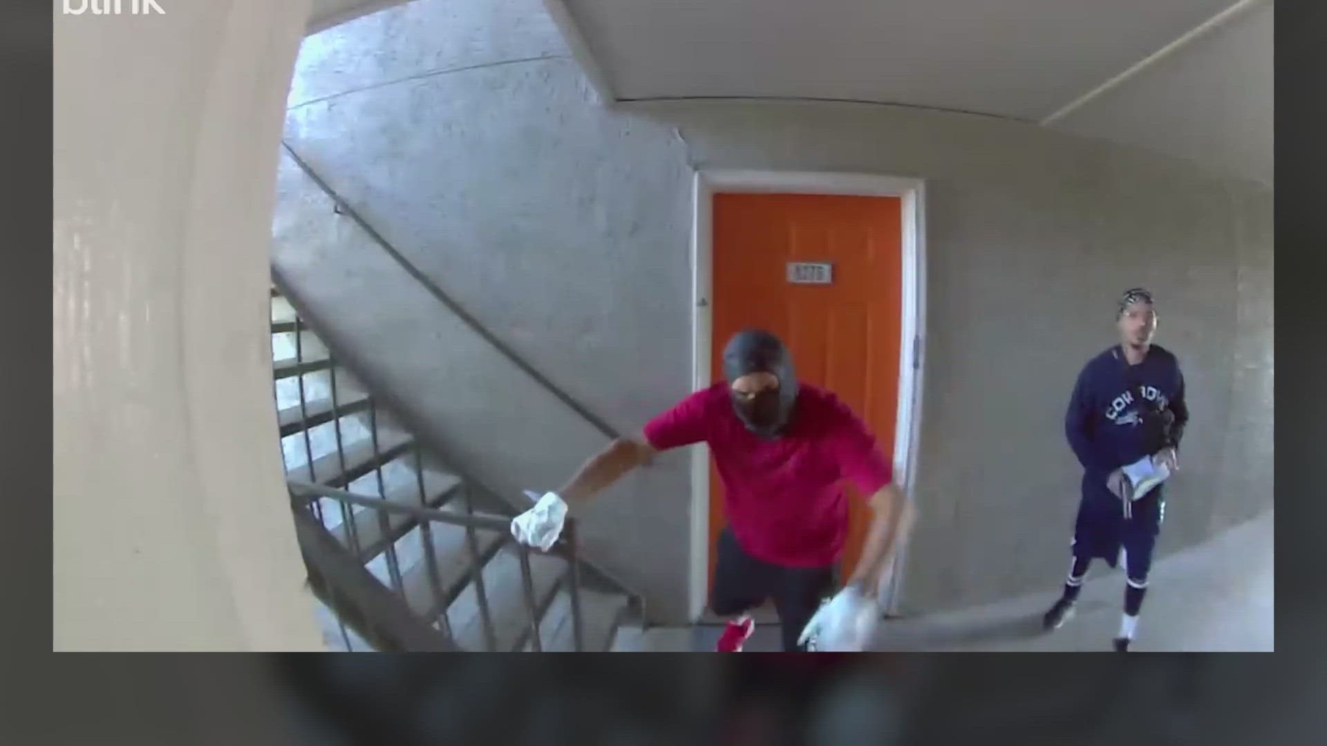 Fake maintenance workers in Dallas try to break in home, apartment shootout