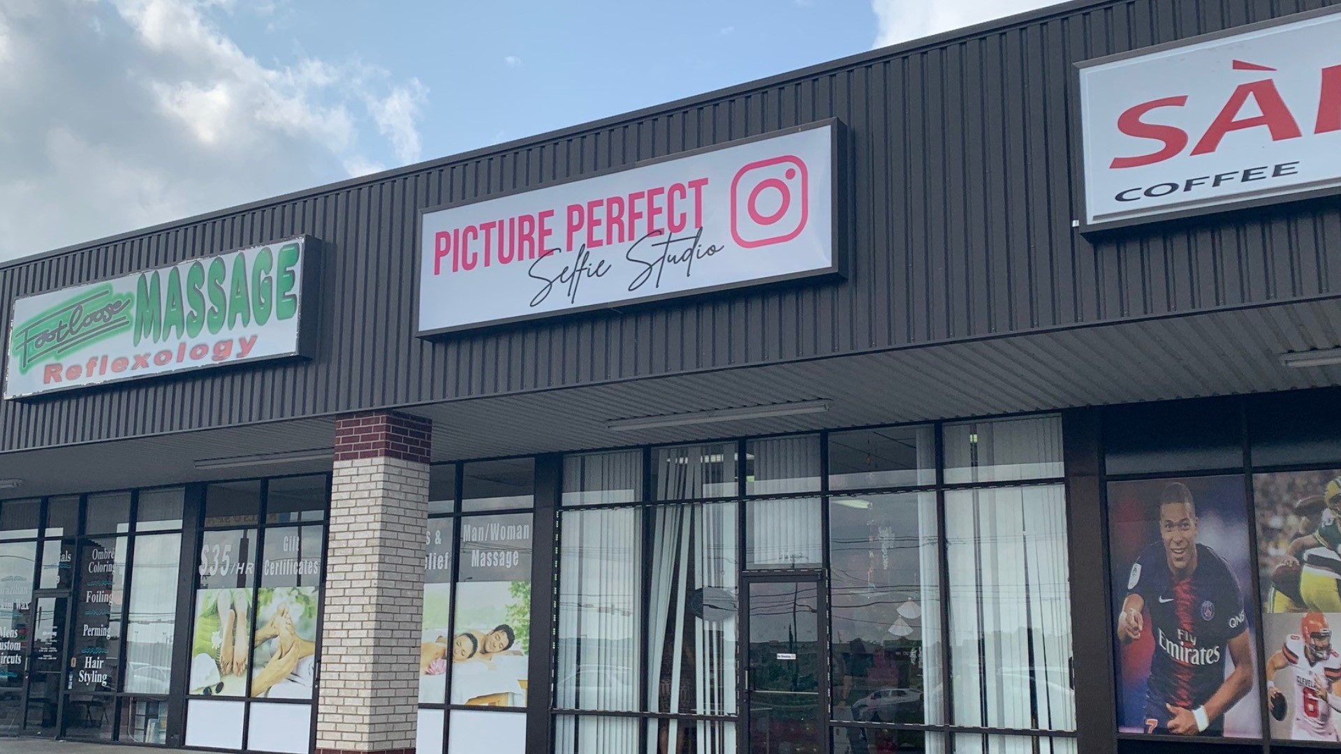 Picture Perfect Selfie Studio will open officially on August 14th.