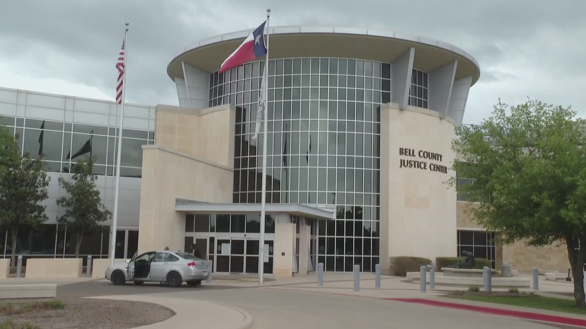 The fifth week of the Cedric Marks trial is underway at the Bell County Justice Center.