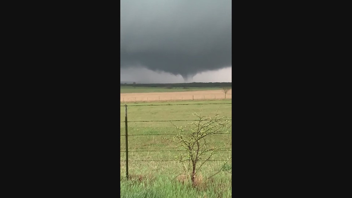 WATCH: Unconfirmed tornado sighting in Hamilton | kcentv.com