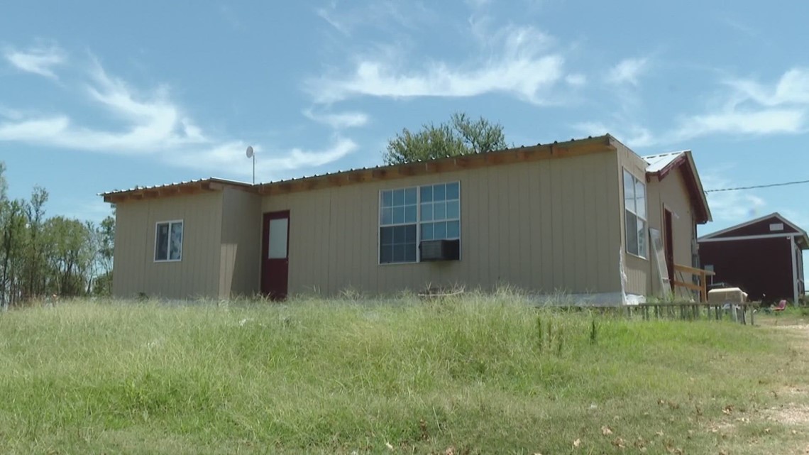 Six Fix | Cameron woman receives new home from local contractor - Vimarsana News