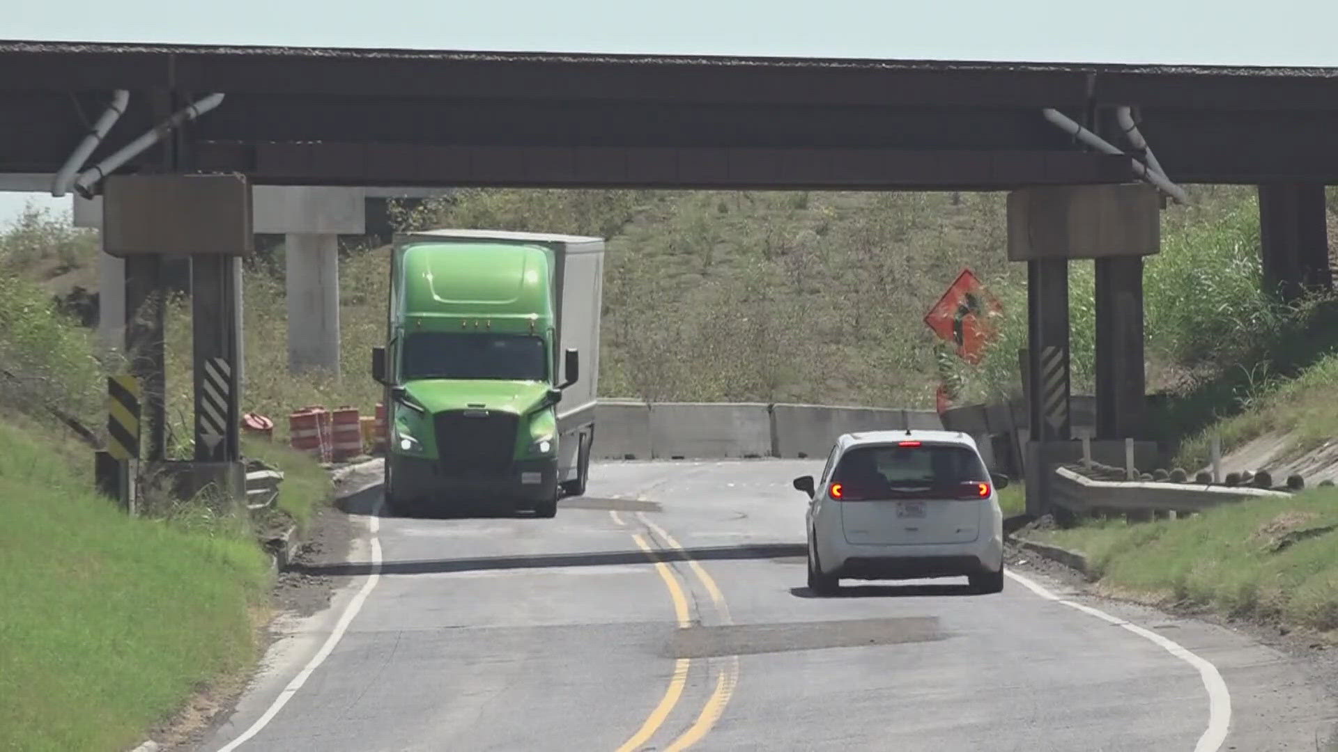 Construction on US 190 now under new contractor.