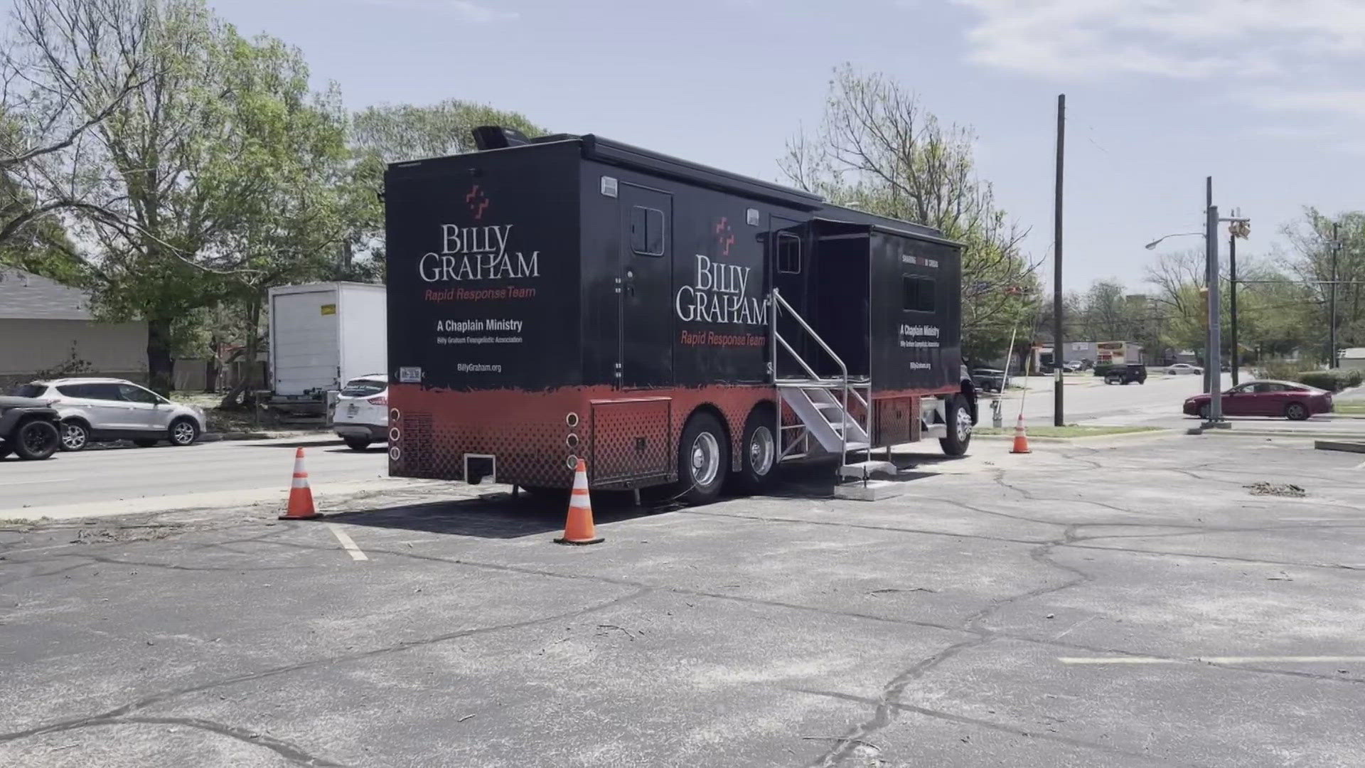 Billy Graham Crisis teams partnered with Samaritan's Purse to bring a message of hope and healing to victims of the Temple tornado.