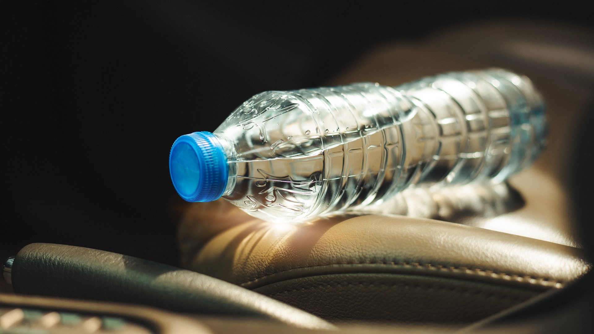 During the long, hot summer months in the Lone Star State, drivers have wondered water bottles could start a fire in a hot car? Chris Rogers sheds light on the online claim.