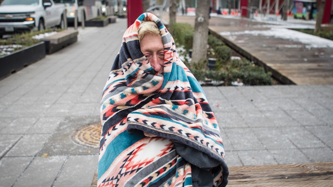 Texans cling to hope as deep freeze continues - Vimarsana News