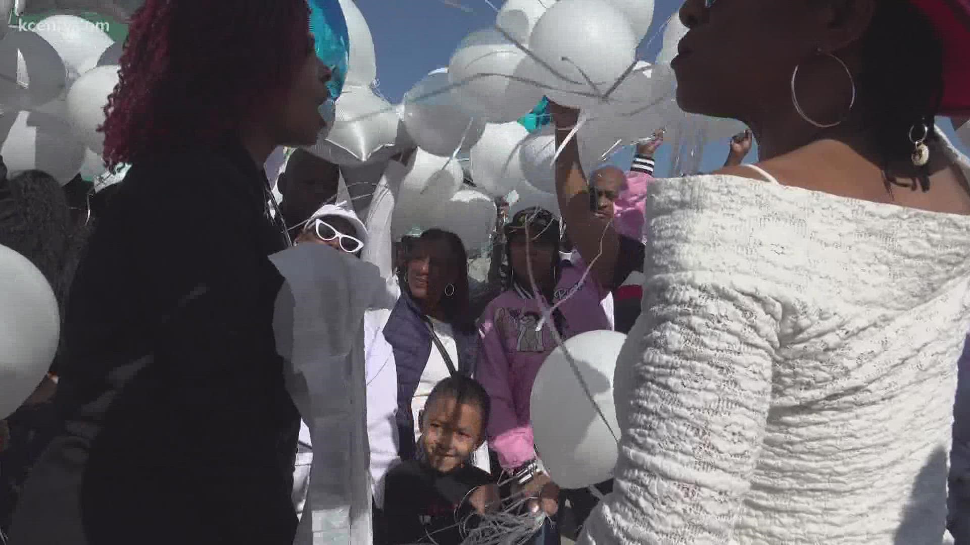 Balloon release held for Killeen homicide victim, Robin Lynn Ashford as her family waits for answers they celebrate her life.