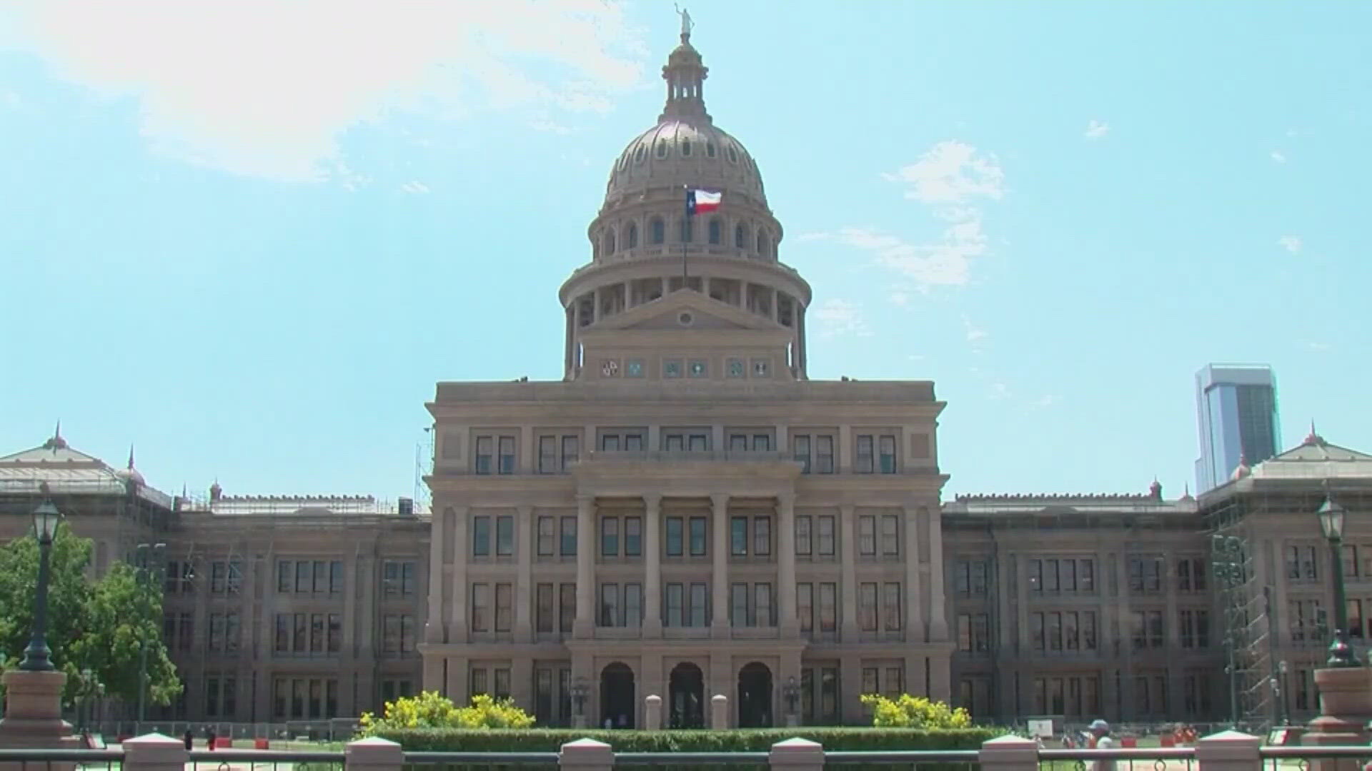 After Greg Abbott vetoed a bill that would ban THC in Texas, he called a special session. A political expert weighs in on what to expect.