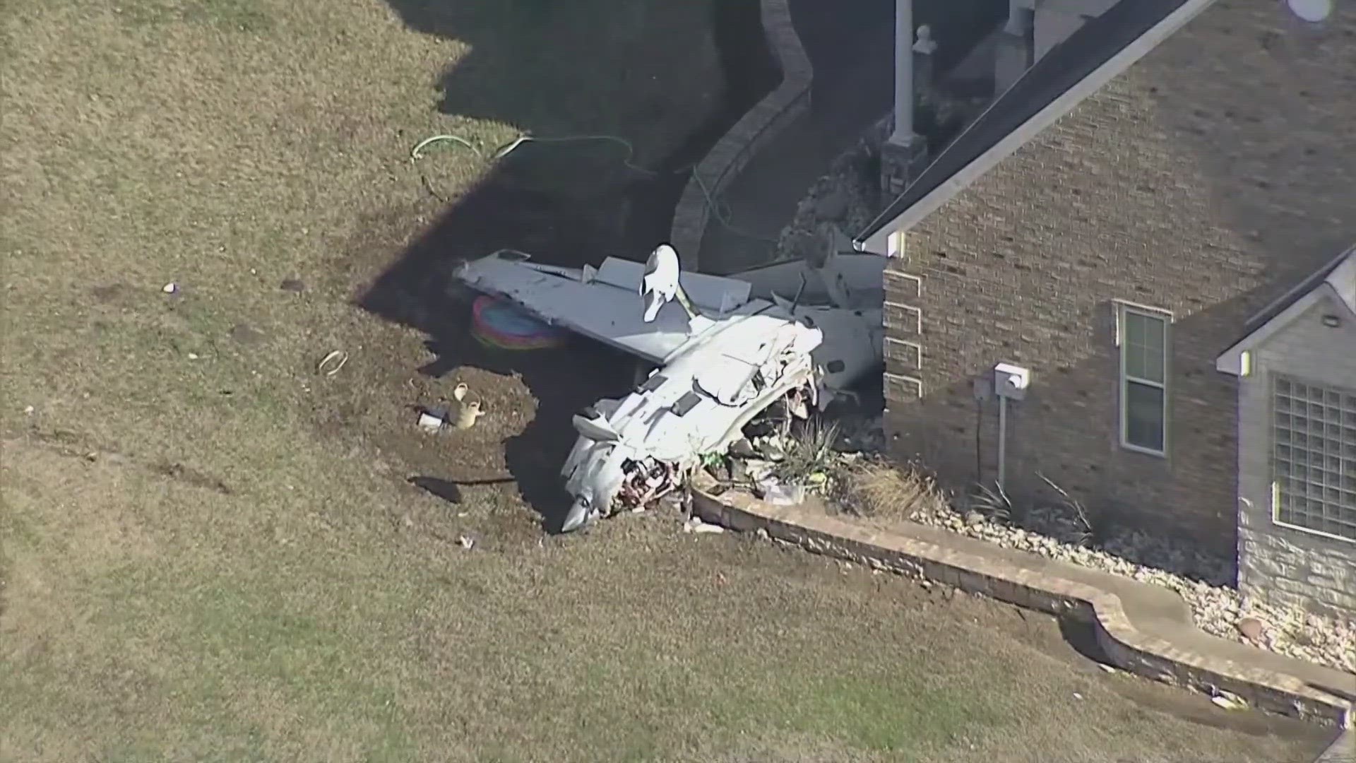 Texas DPS said 60-year-old Roger D. Turner was killed after his plane crashed into a house in Van Zandt, TX.