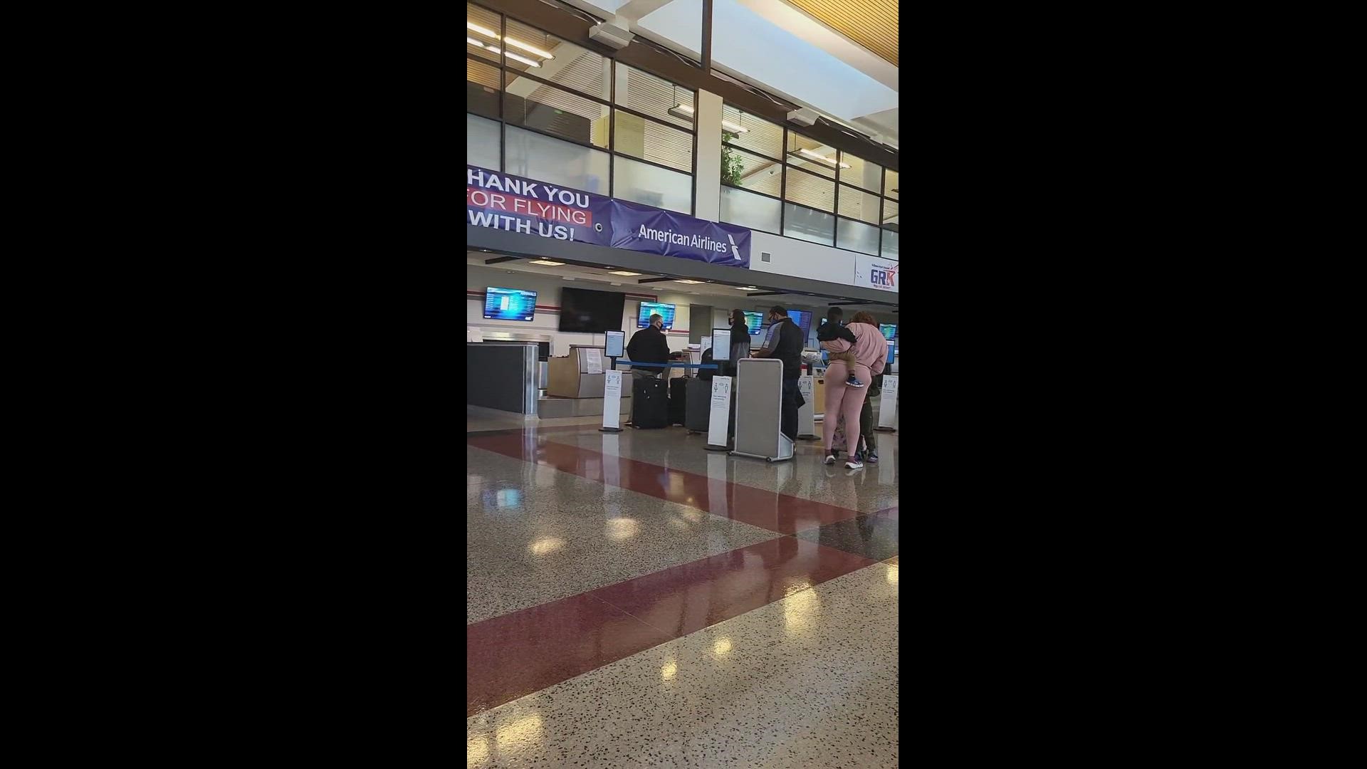Man claims  Killeen Airport American Airlines is short-staffed, travelers waiting but no one is behind the desk to check-in
Credit: Tyrone