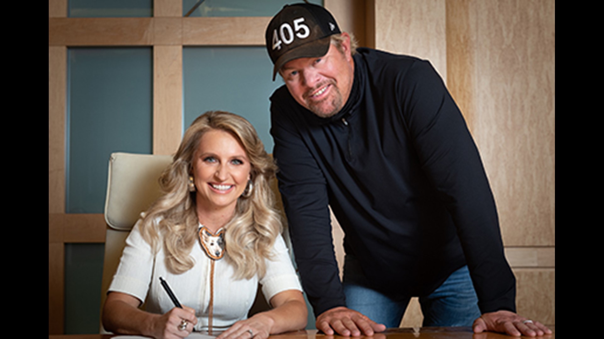 Kimberly Kelly has gone from playing spots like Papa Joe's and Backyard Bar and Grill to signing a deal with Toby Keith's music label.