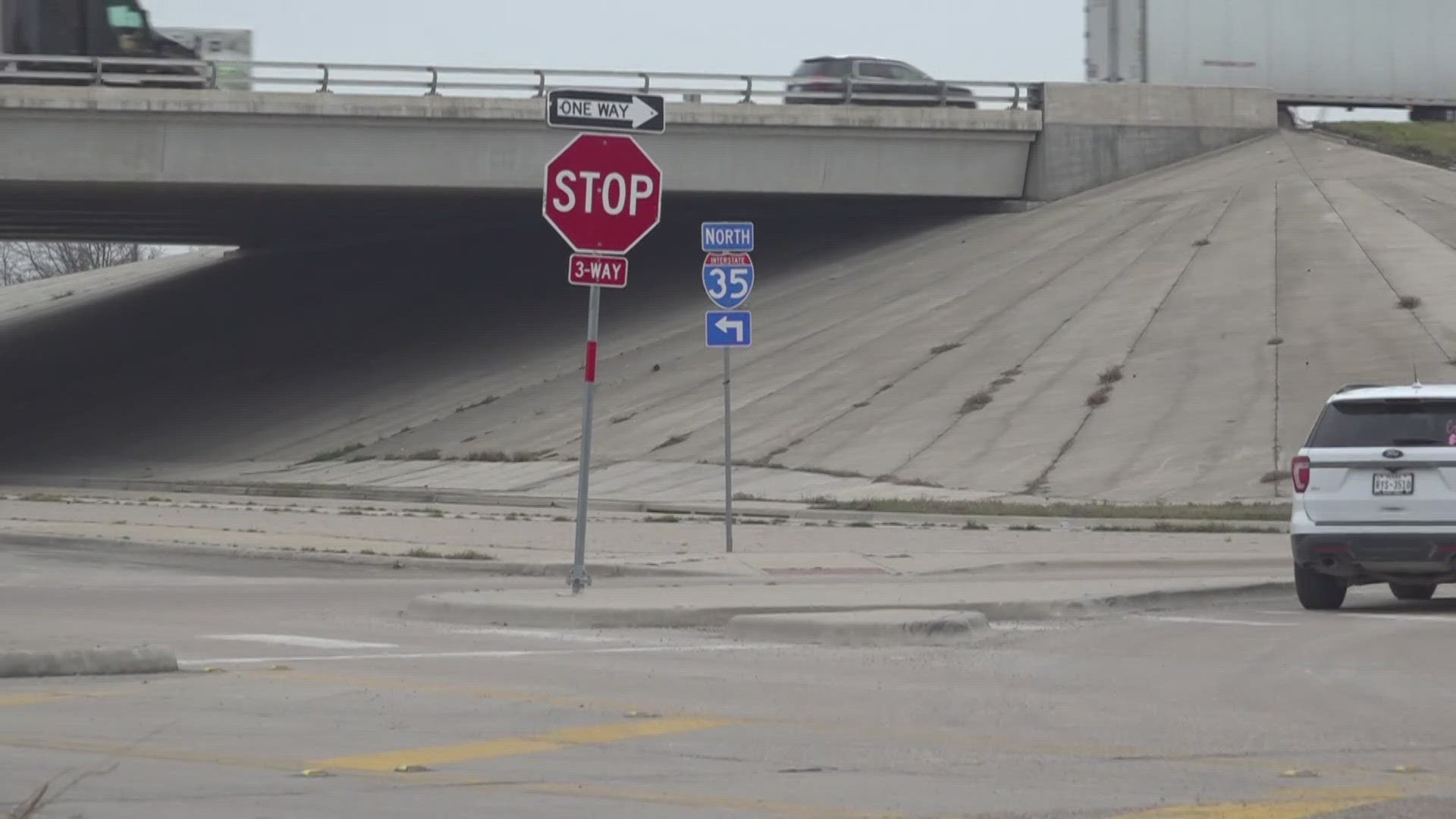 The Outer Loop project is planned to connect Interstate 35 in North and South Temple and improve mobility on the West Side, said the City.