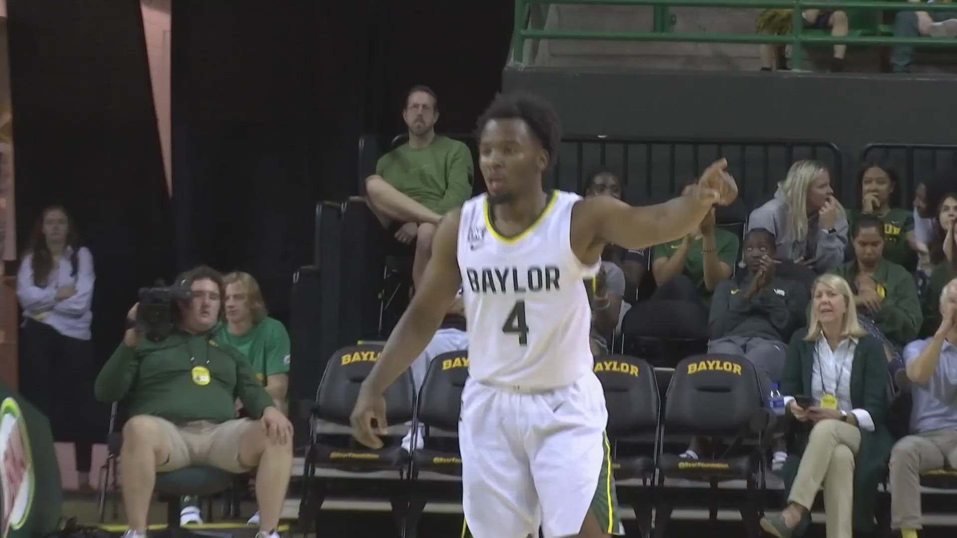 The Baylor guard becomes the third to publicly say he will explore the NBA Draft.