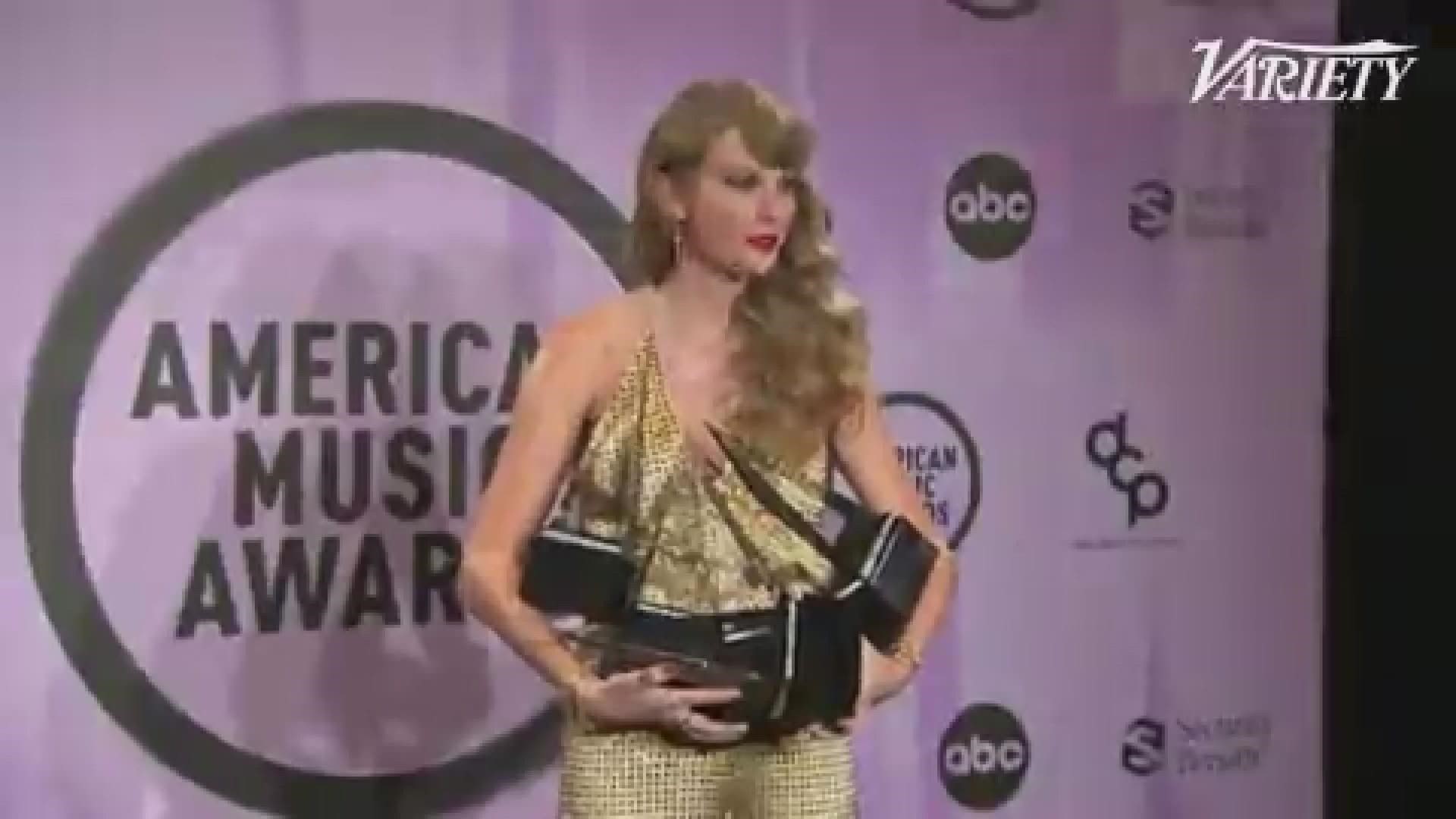 Taylor Swift won 6 awards at Sunday night's AMAs - see how the Texas Today anchors react.