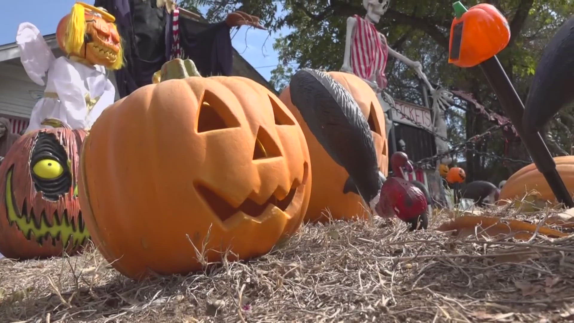 While Halloween and the spooky season is typically associated with loud noises and frights, one Waco man is putting his own unique spin on a haunted house.