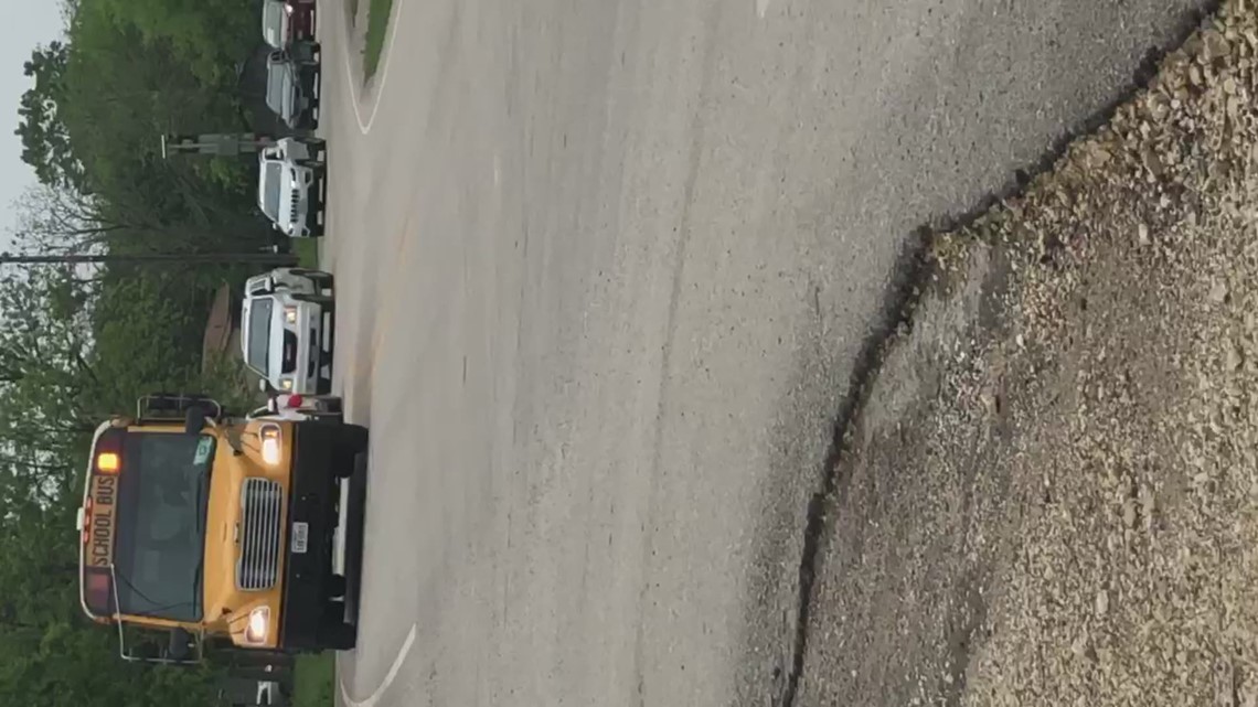 Oglesby ISD parades around town for kids and parents