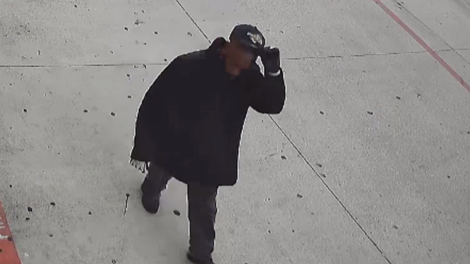 Surveillance footage shows man suspected of robbing Killeen Metro PCS.