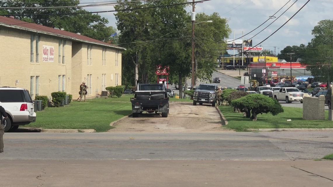 SWAT throws tear gas at Waco standoff