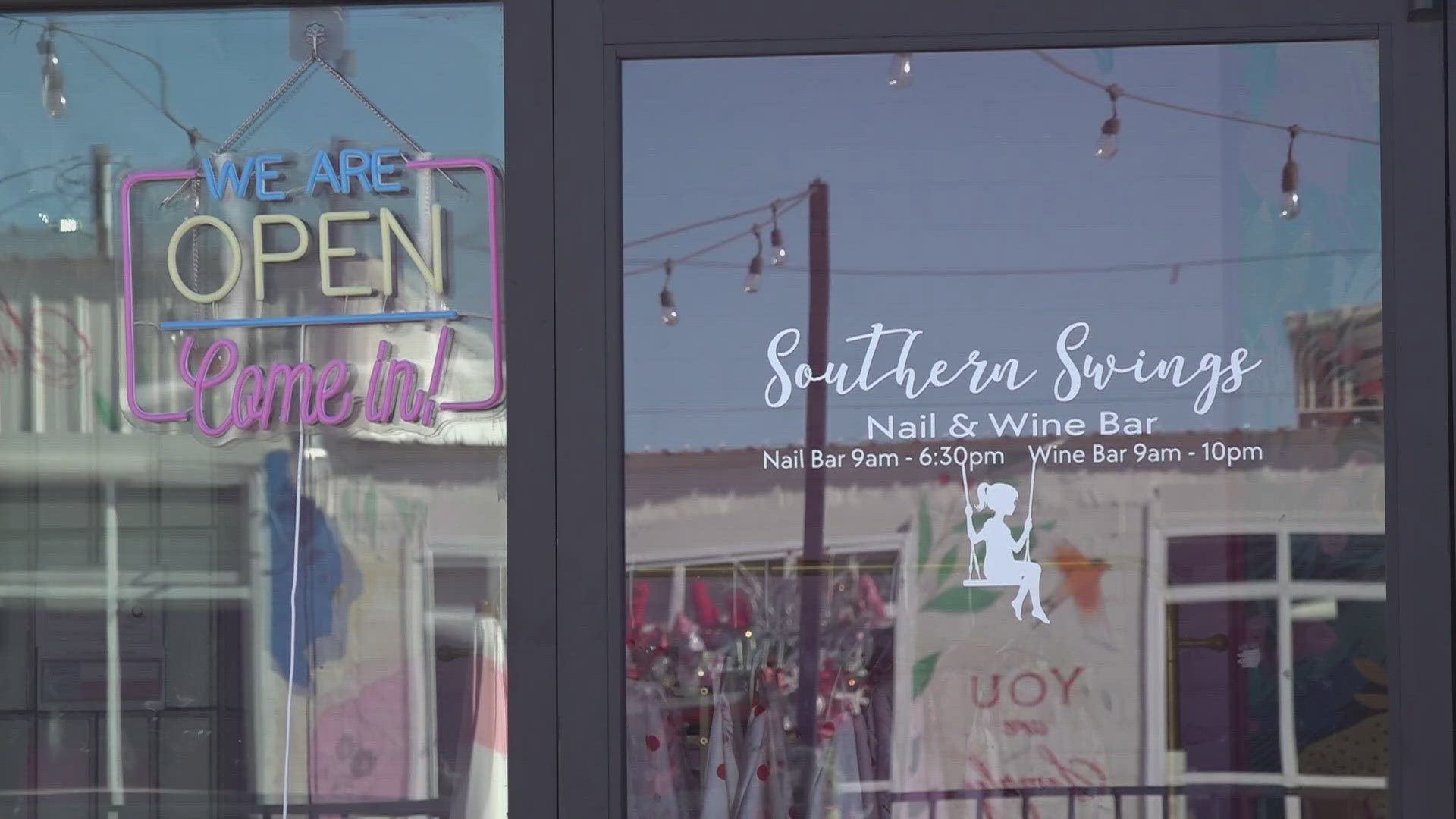Southern Swings Nail and Wine Bar is located at 501 S 8th St. in Waco, Texas. 