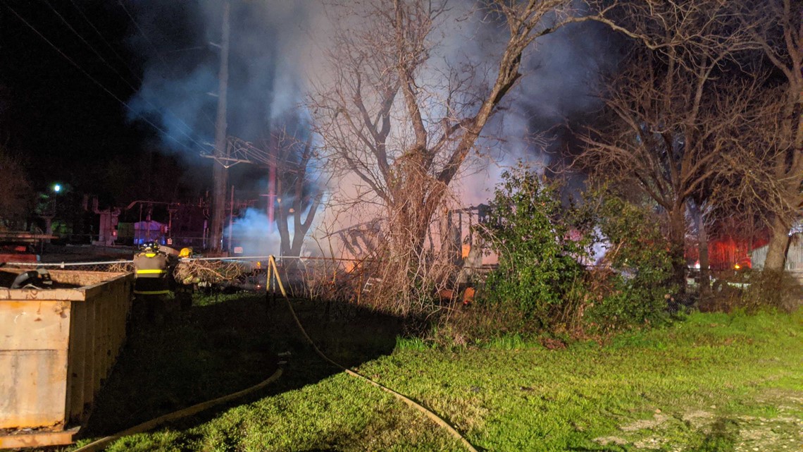An overnight fire destroys a mobile home in Little RiverAcademy