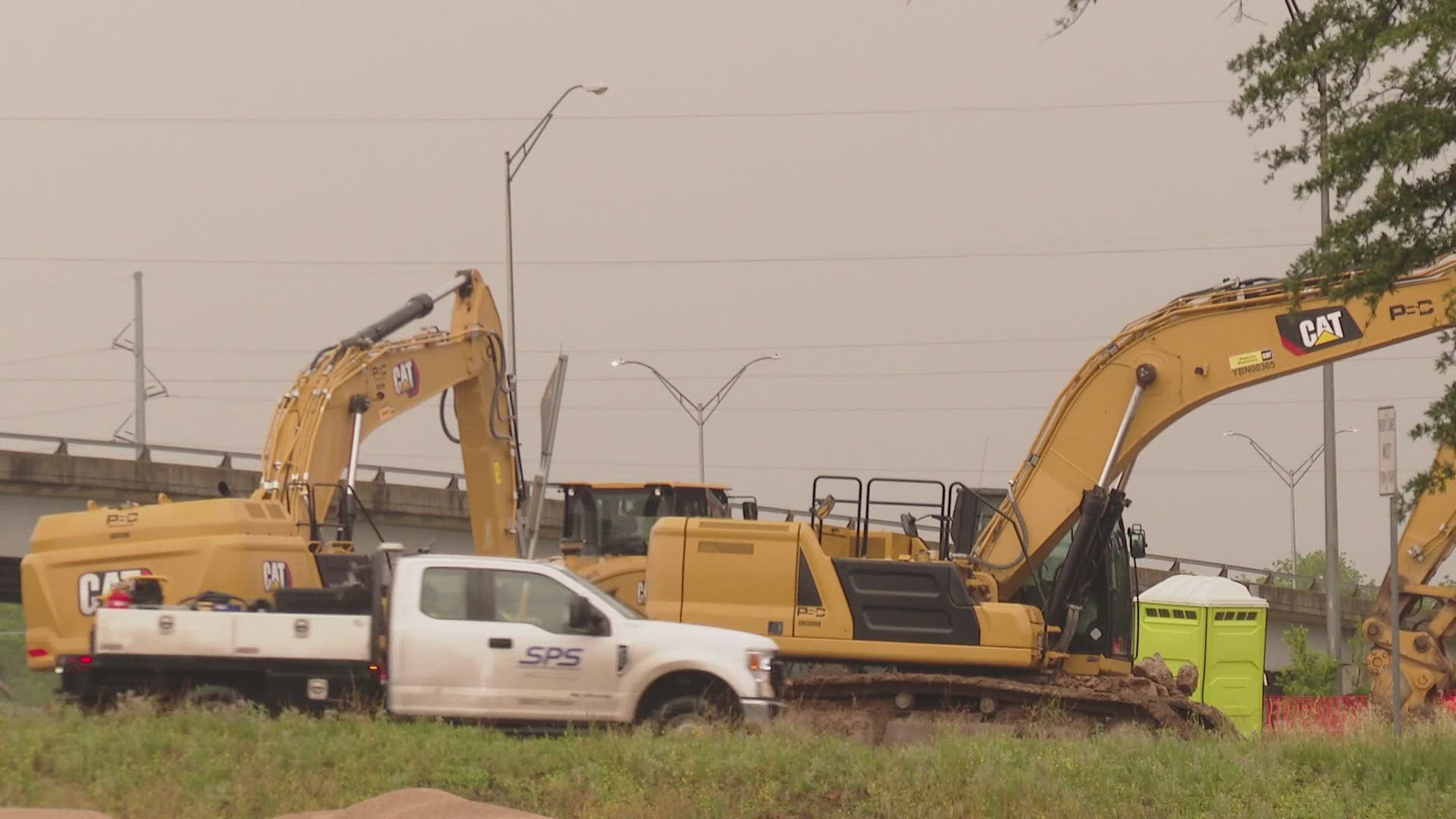 Construction has begun on I-35 in Waco as TxDOT expands the highway to improve traffic flow.