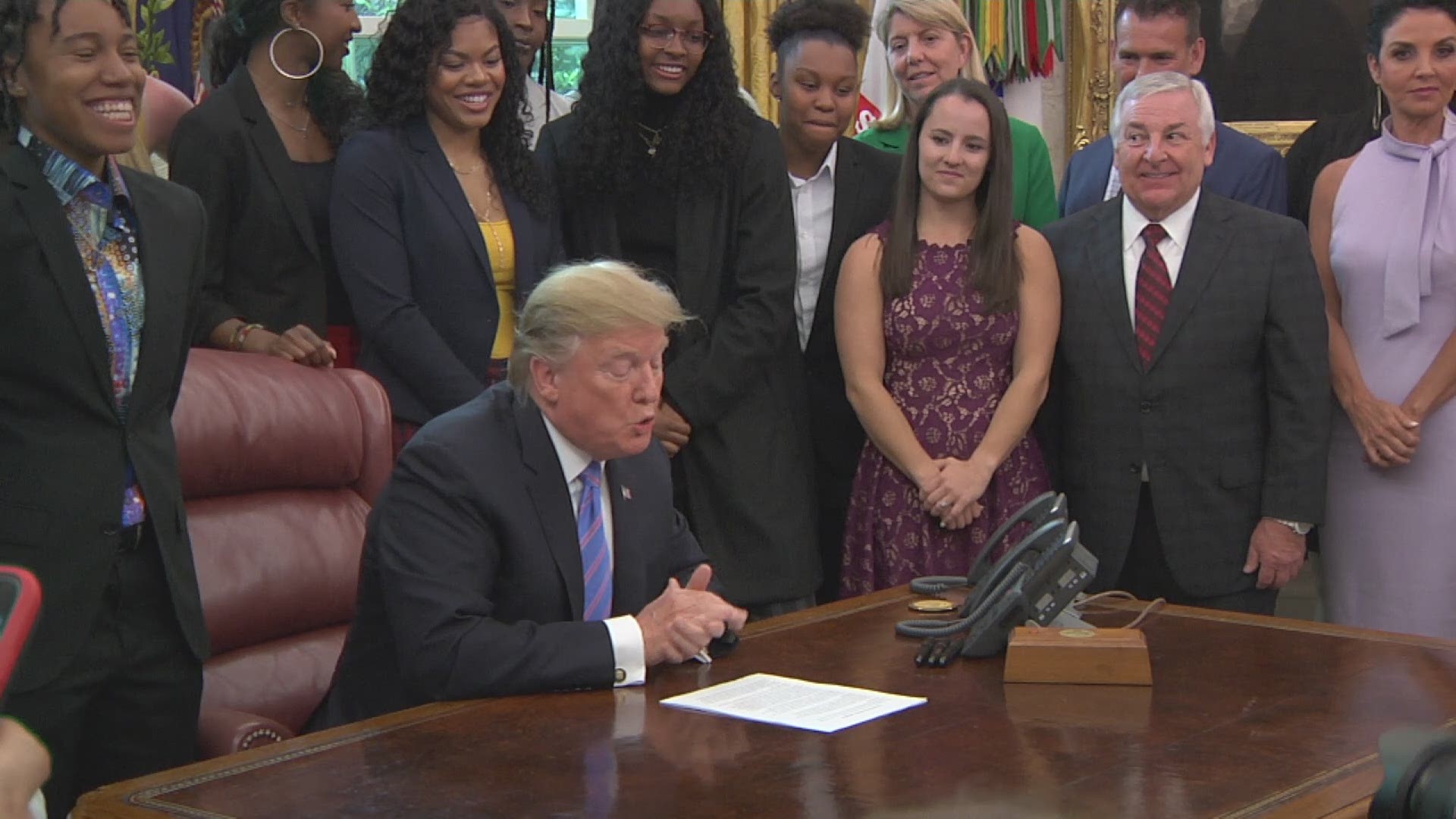 President Donald Trump praised Kim Mulkey and Chloe Jackson as he addressed the Lady Bears in the Oval Office.