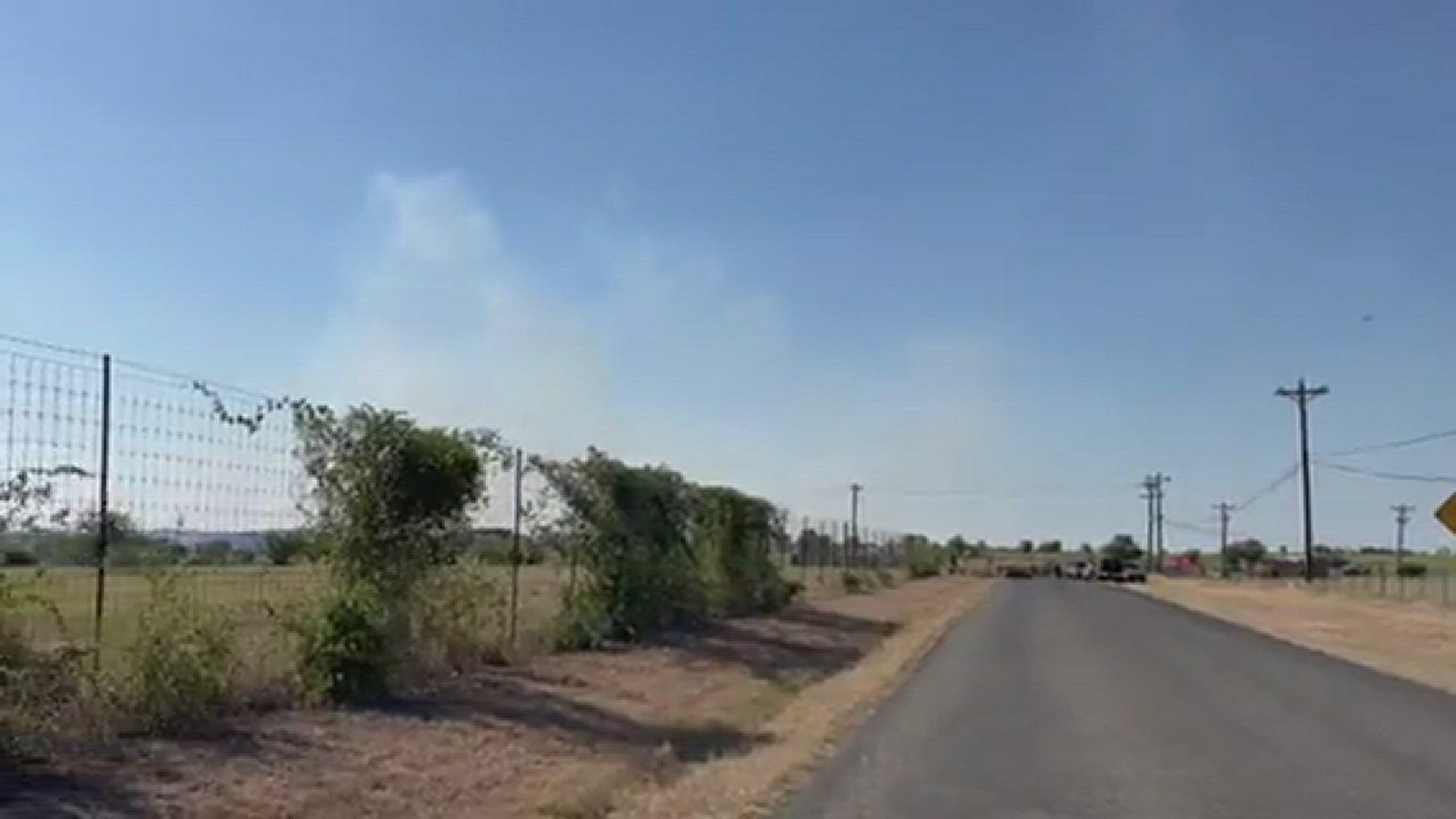 Footage of smoke in the air as a brush fire burns in South Waco.
Credit: Sydney dishon