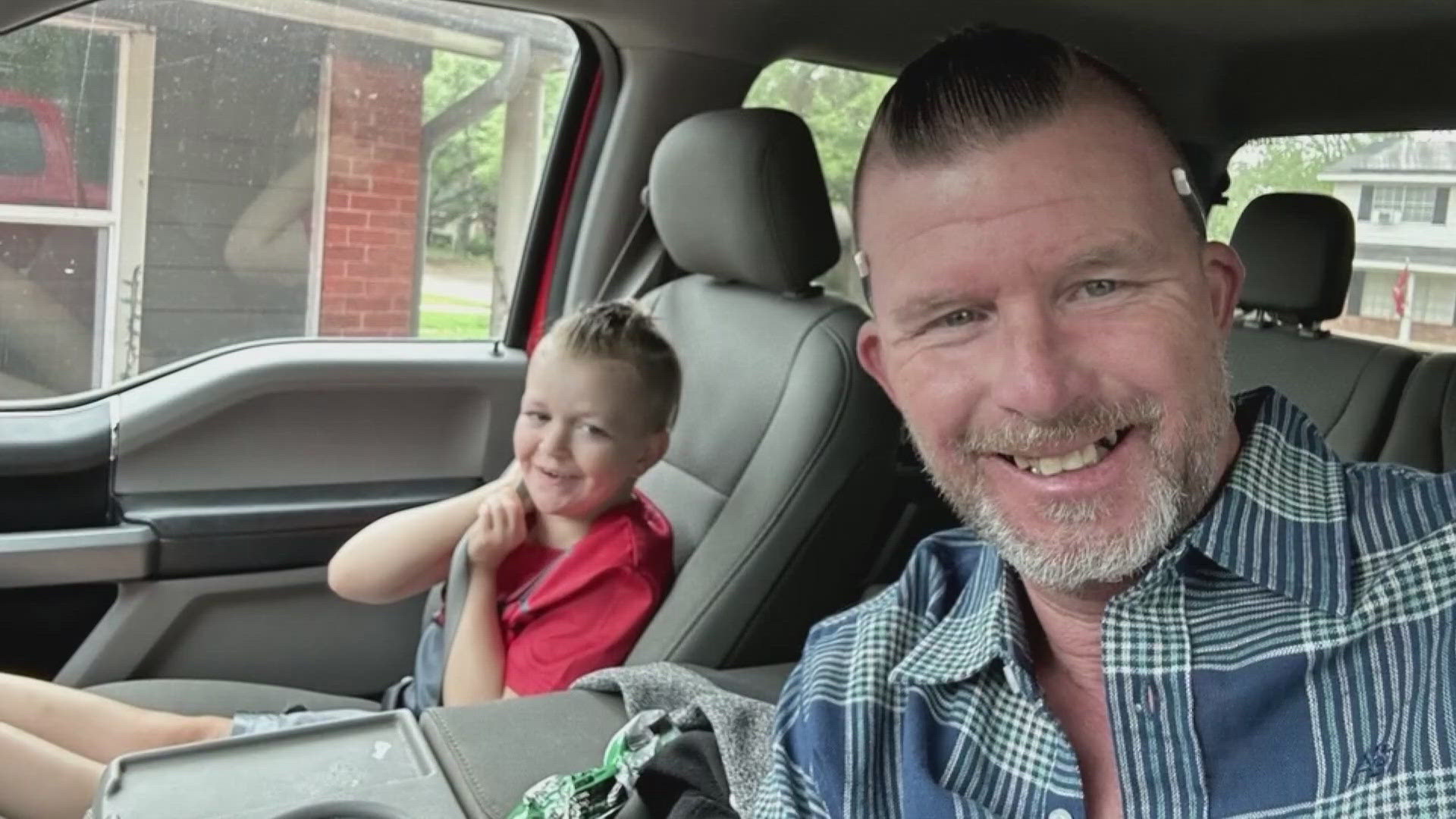 Dad holds Jeep Or Treat for son with cancer