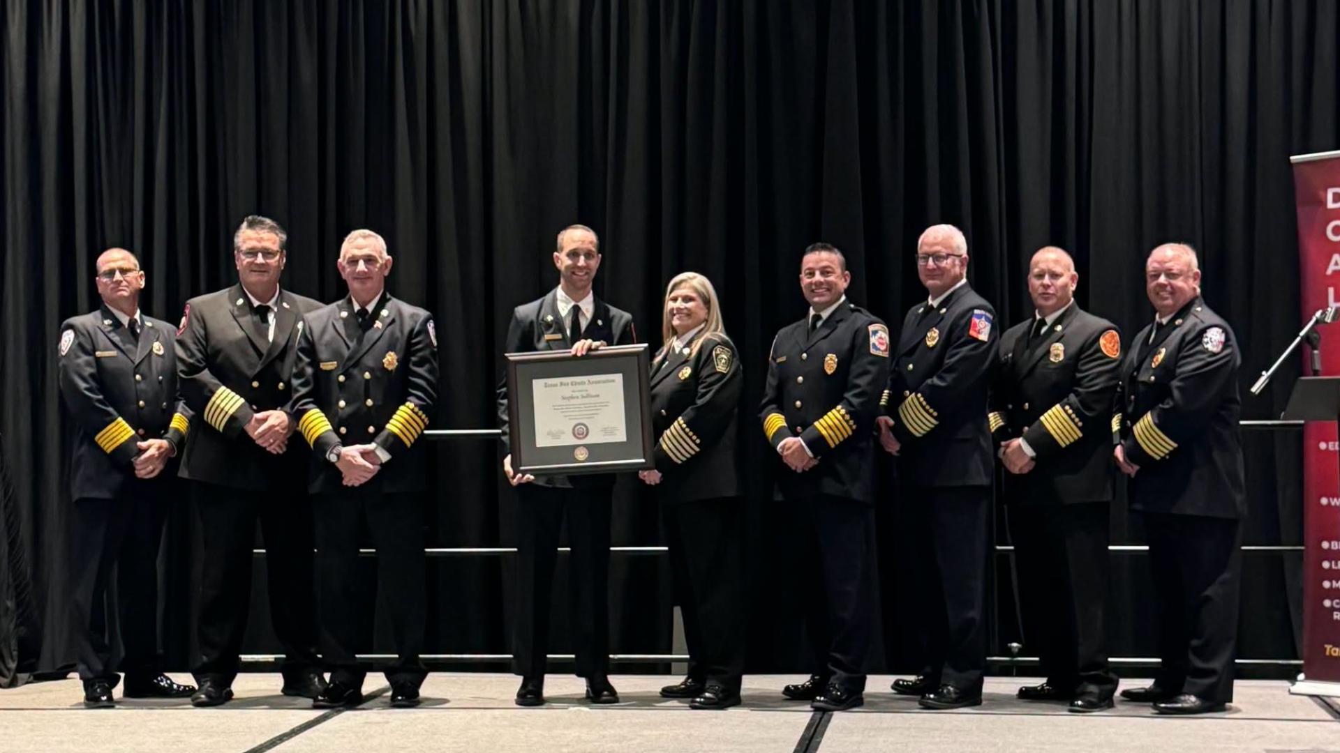 Robinson Volunteer Fire Department Chief graduates Texas Fire Chiefs ...