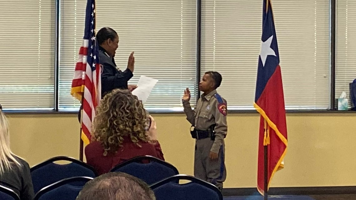 Waco Officer Ridge Boy battling brain, spine cancer sworn in as Waco police officer ...
