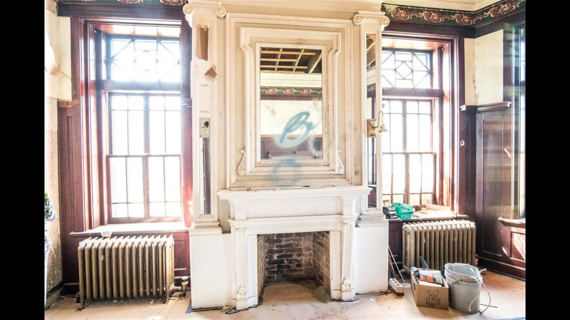 Photos of Cottonland Castle in 2019