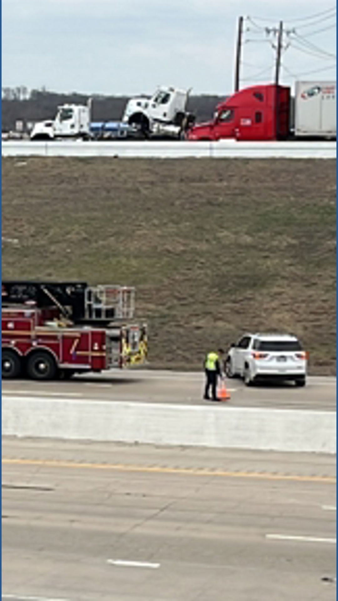 Fatal crash shuts down I-35 northbound near Buc-ee's in Temple | kcentv.com