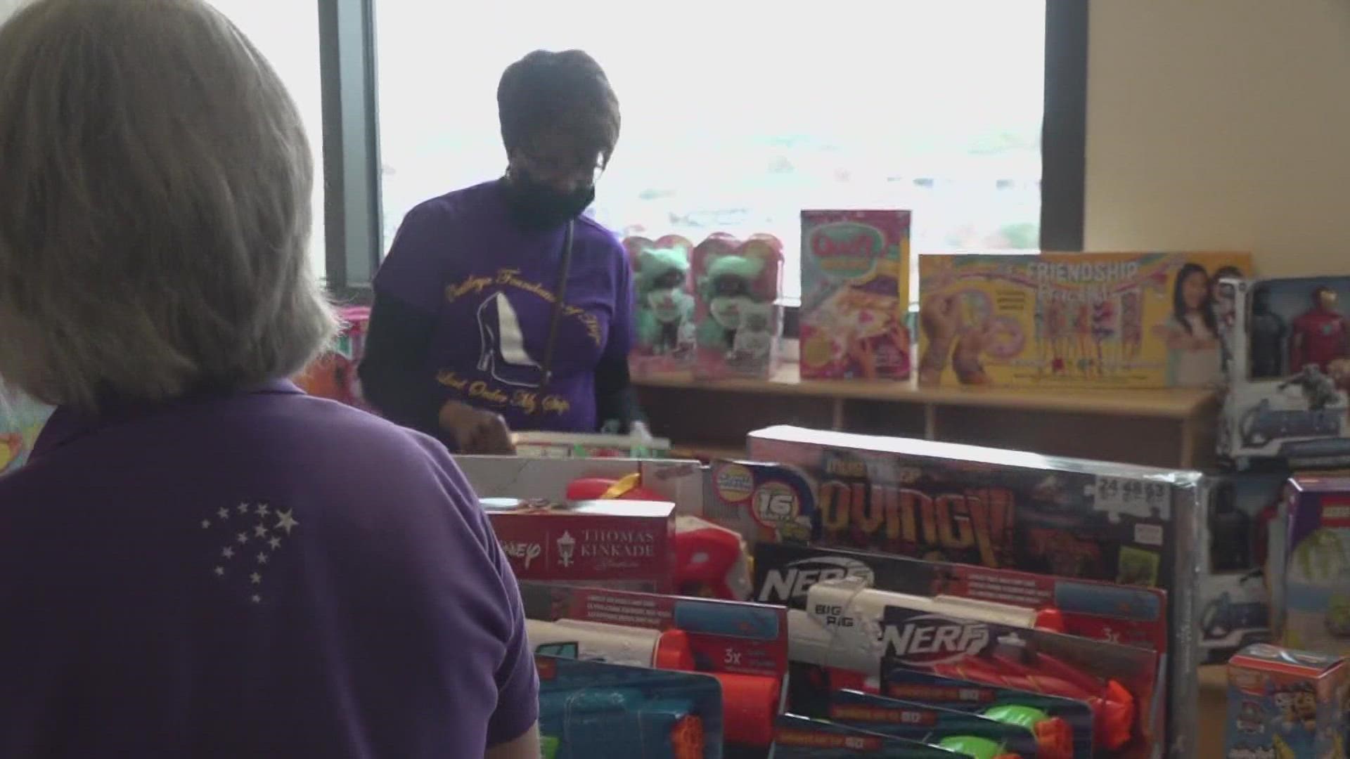 Children at McLane Children's Pediatric Cancer Center received free toys from the Cattleya Foundation of Hope.
