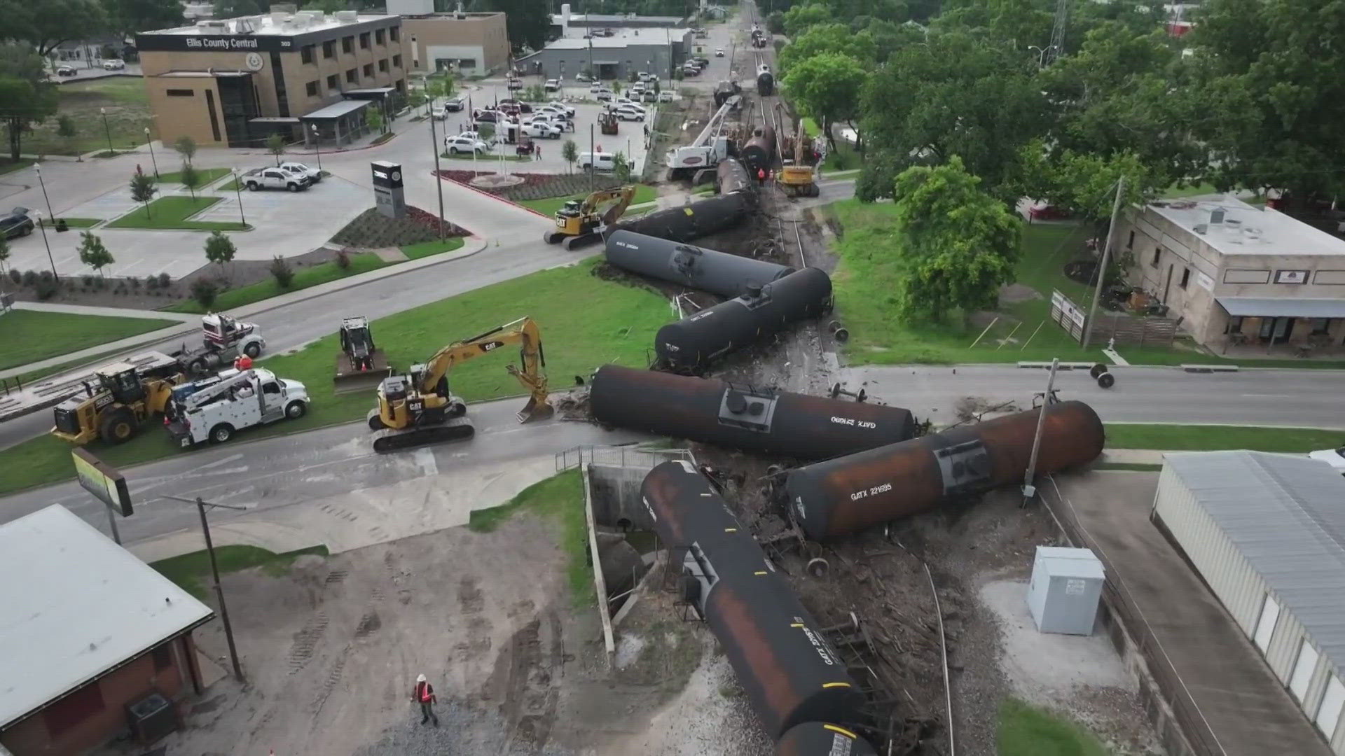 Train derails in downtown Waxahachie, officials say | kcentv.com