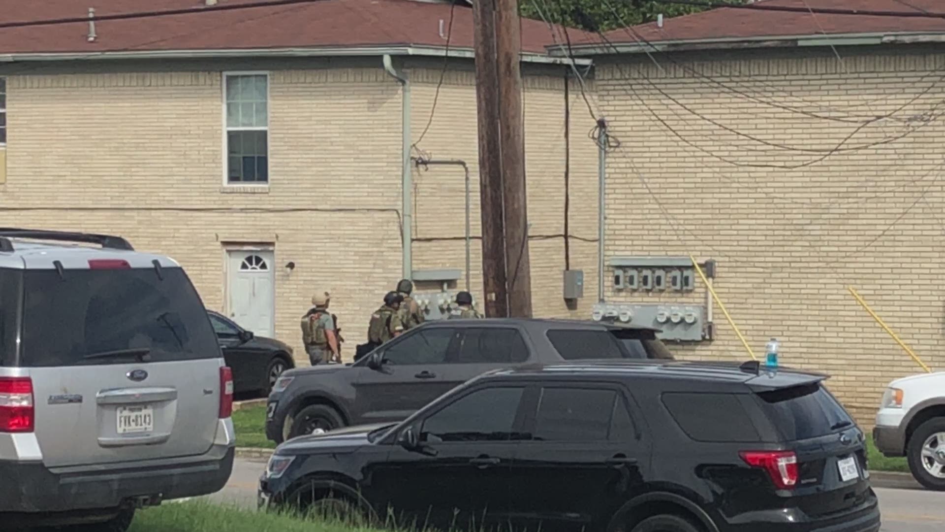 Suspect in custody after SWAT standoff at Waco apartment complex ...