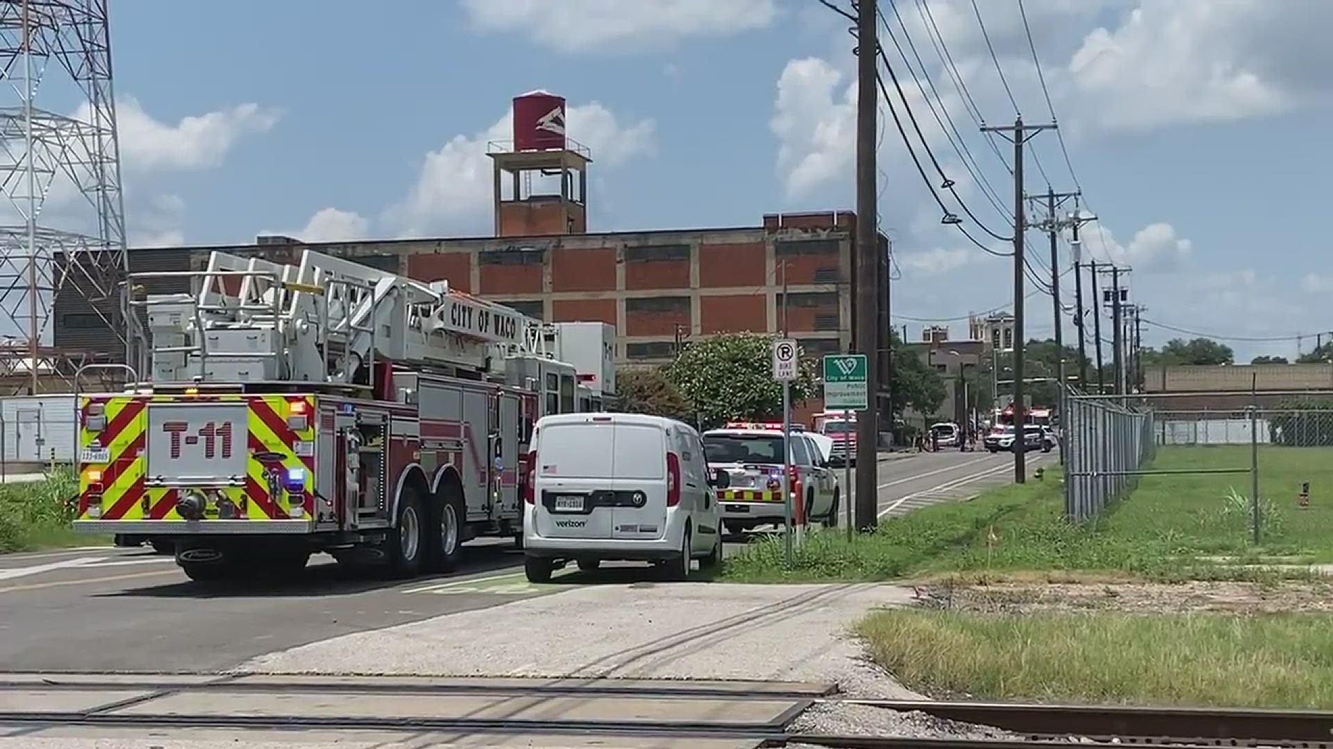 Avoid Area: Waco Fire and Hazmat respond to gas leak near 300 S 11th Street in Downtown Waco.
Credit: Ryan Fite