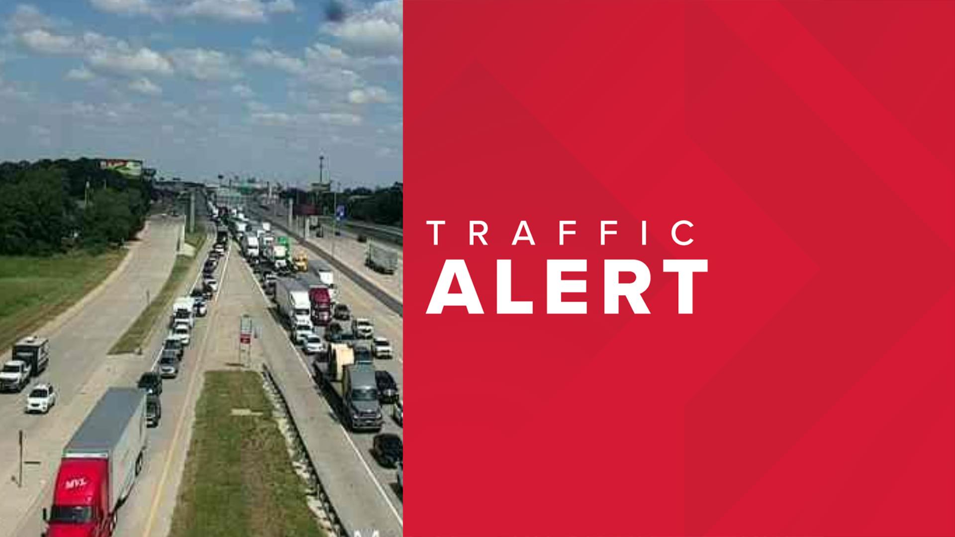 Multi-vehicle crash shuts down I-35 South near MLK Jr. Blvd | kcentv.com