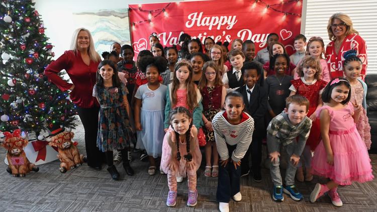 Killeen ISD elementary school 'Kindness Club' spreads Valentine's cheer at nursing facility | kcentv.com