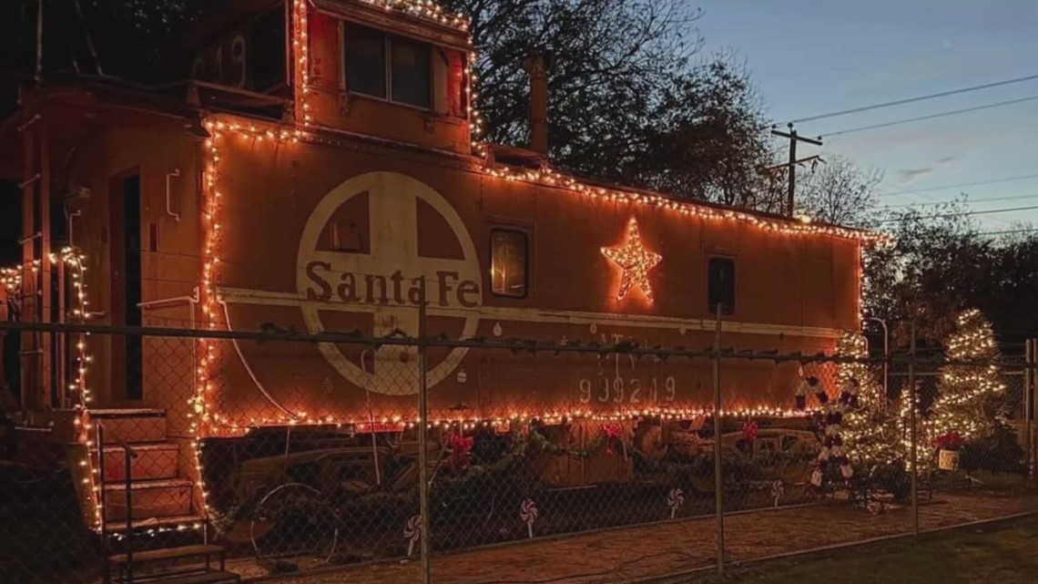 Valley Mills woman brings Polar Express to Bosque County - Vimarsana News