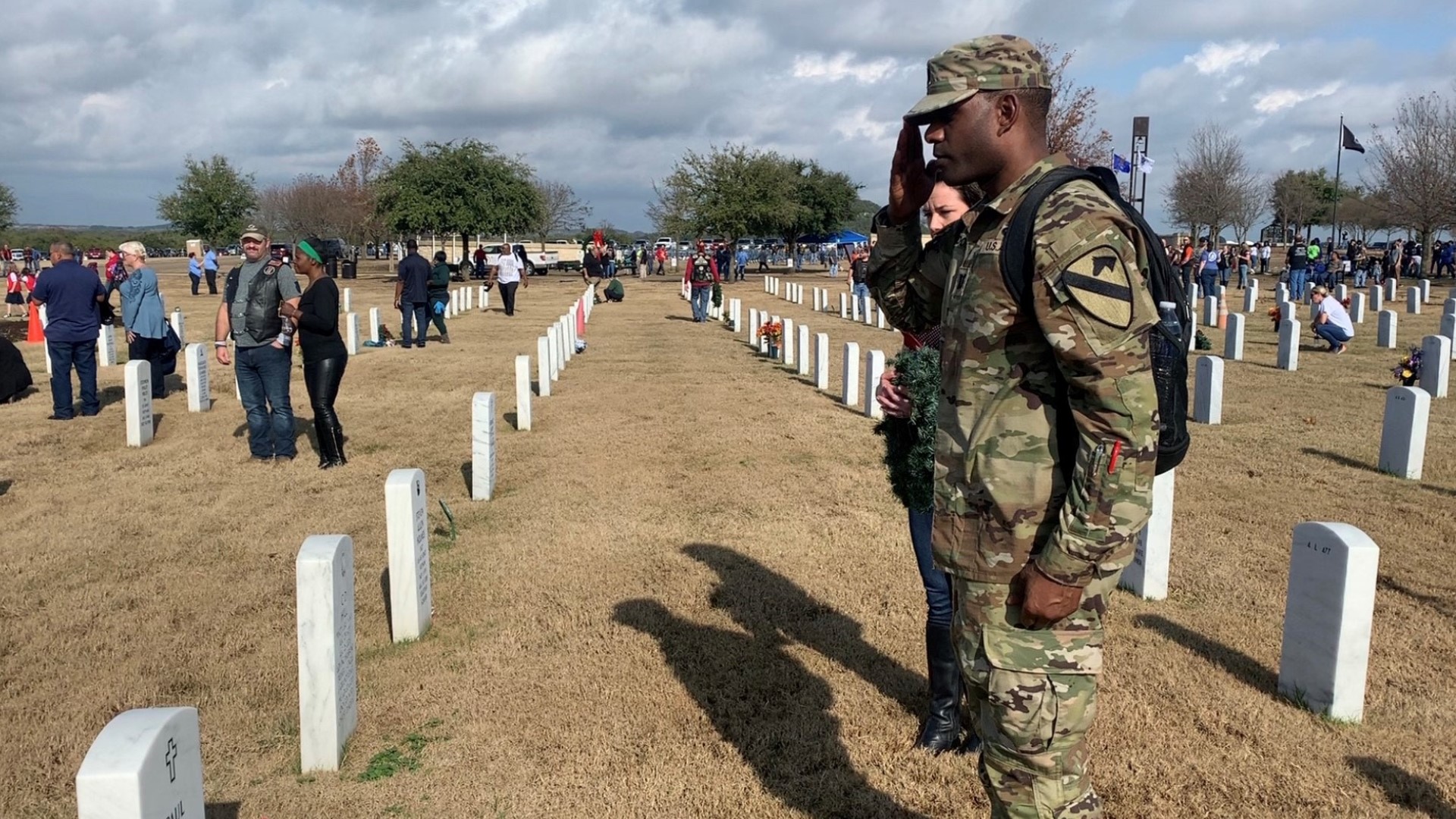 Thousands gathered at the Central Texas Veterans Cemetery to lay wreaths on veterans' headstones.