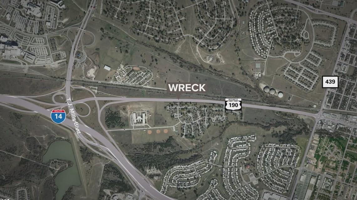 Two children die in threecar crash west of Killeen on US 190