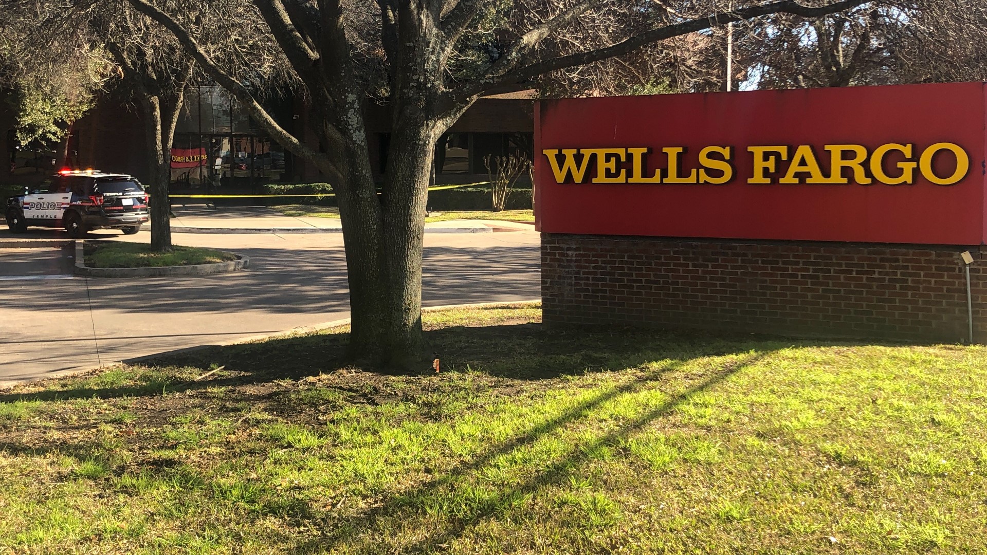 Temple police are searching for a suspect who robbed a Wells Fargo bank around 3 p.m. Wednesday