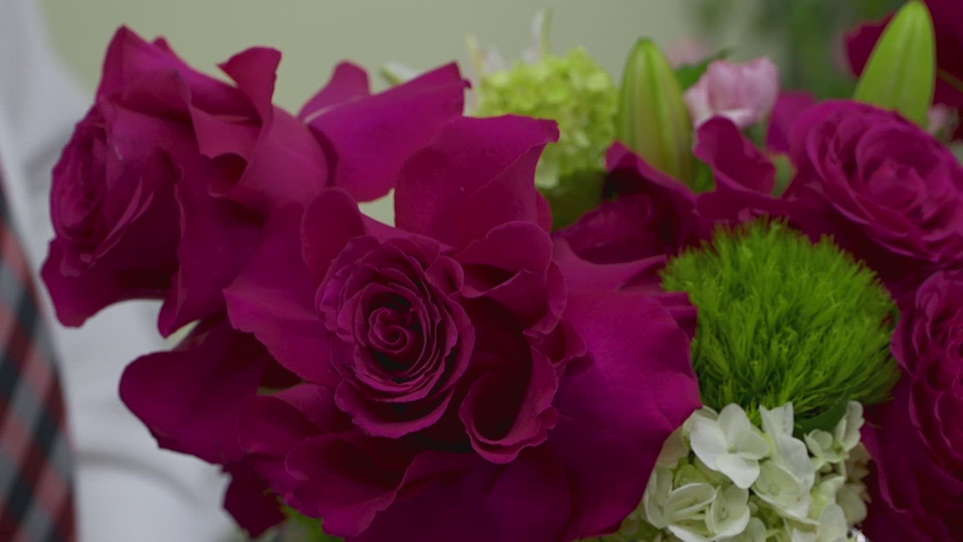 The effort, called "Flowers for Texas," will offer bouquets at no cost to the families of the victims. 