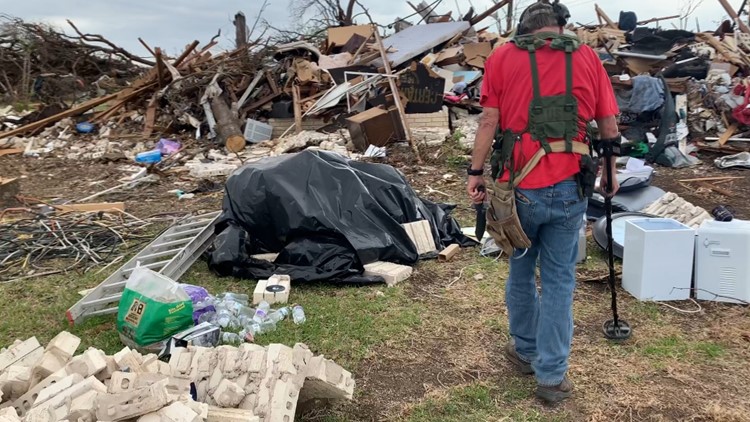 Metal detectorists helping recover items lost in Salado tornado
