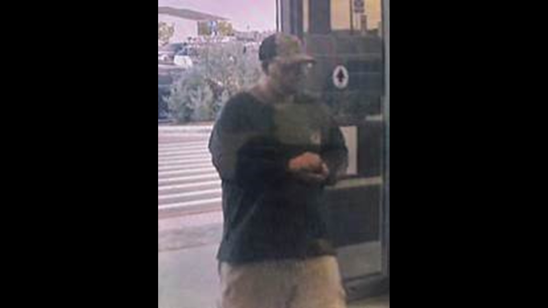 If you recognize this suspect please contact the Hewitt PD or Bellmead PD.