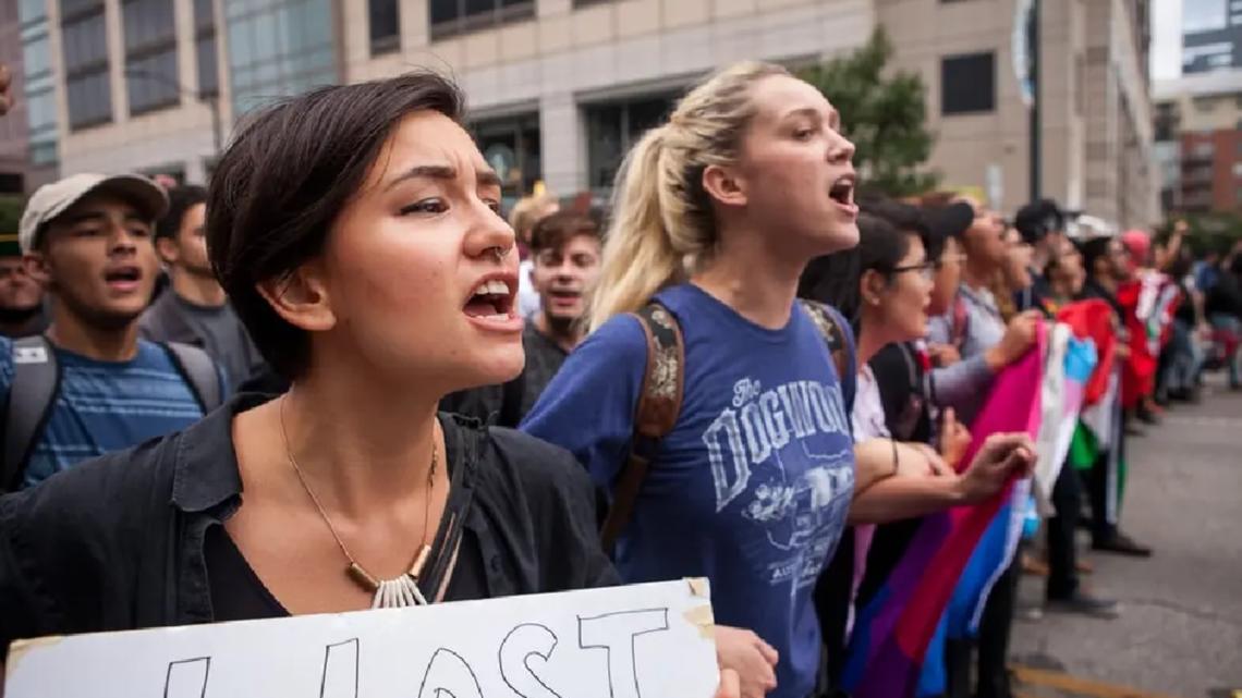 What does the law say about protesting on Texas college campuses? - Vimarsana News